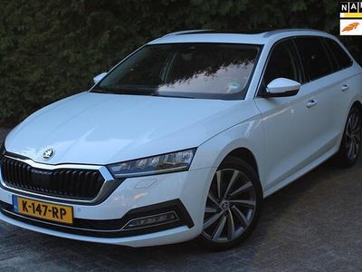 Wit Occasion 2021 Skoda Octavia Business Line Stationwagen | € 17.950 (Iets duurder)