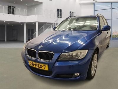 Blauw Gebruikt 2009 BMW 318 Executive Stationwagen | € 6.950