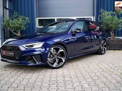 Blauw, metallic lak Occasion 2021 Audi A4 Comfort Stationwagen | € 40.950