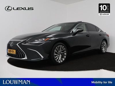 Occasion Lexus ES300H President Line 218 PK (160 kW) 2025 Zwart metallic Sedan