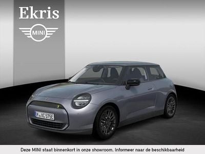 Zilver Nieuw 2025 Mini Cooper SE Essential Hatchback | € 33.086 (Super prijs)