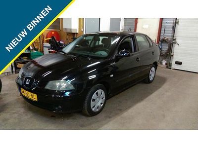 Zwart Gebruikt 2003 Seat Cordoba Sedan | € 999 (Eerlijke prijs)