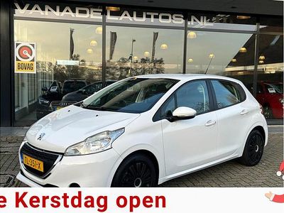 Wit Gebruikt 2014 Peugeot 208 Active Hatchback | € 4.949 (Eerlijke prijs)