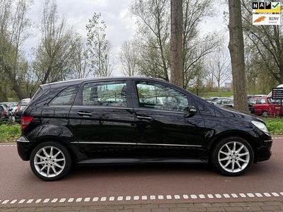 Mercedes B200