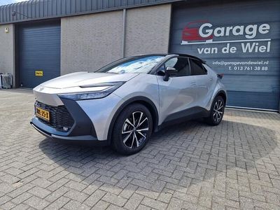 Grijs Occasion 2024 Toyota C-HR SUV | € 30.750 (Eerlijke prijs)