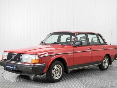 Occasion Volvo 240 113 PK (83 kW) 1987 Rood Sedan