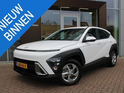 Atlas white (saw) Gebruikt 2024 Hyundai Kona Comfort SUV | € 28.450 (Eerlijke prijs)