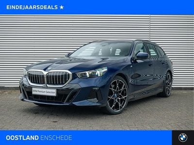 Blauw Gebruikt 2025 BMW 550e M Sport Stationwagen | € 89.950 (Eerlijke prijs)