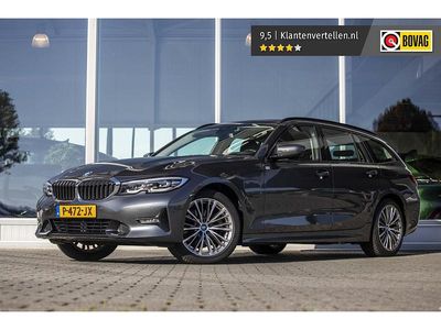 Grijs Occasion 2022 BMW 320 Stationwagen | € 31.400 (Goede deal)