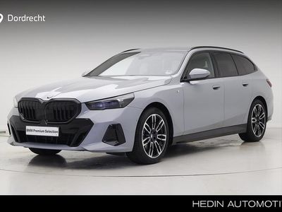 Grijs Gebruikt 2025 BMW 520 M Sport Stationwagen | € 60.895 (Eerlijke prijs)
