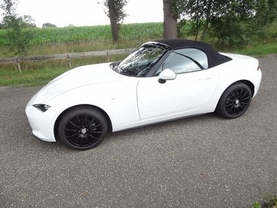 Wit (metallic) Gebruikt 2017 Mazda MX5 Edition Cabriolet | € 21.650 (Super prijs)