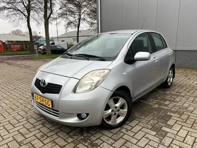 Grijs (metallic) Occasion 2006 Toyota Yaris Luna Hatchback | € 5.750 (Eerlijke prijs)