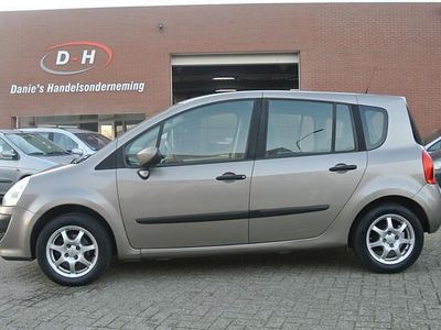 Beige Gebruikt 2008 Renault Grand Modus Expression MPV | € 2.399 (Eerlijke prijs)