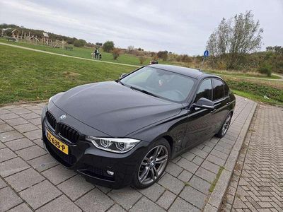 BMW 330e