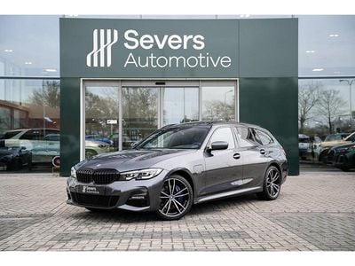 Grijs Occasion 2022 BMW 320 M Sport Stationwagen | € 34.888 (Iets duurder)
