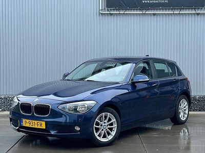 Blauw (metallic) Gebruikt 2012 BMW 116 Executive Hatchback | € 9.995 (Eerlijke prijs)