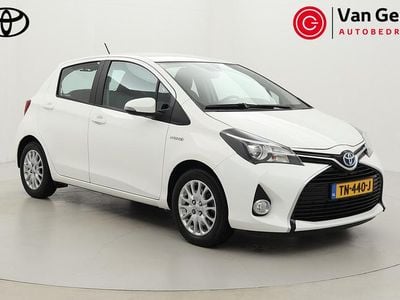 Occasion Toyota Yaris Hybrid 101 PK (74 kW) 2017 Wit Hatchback