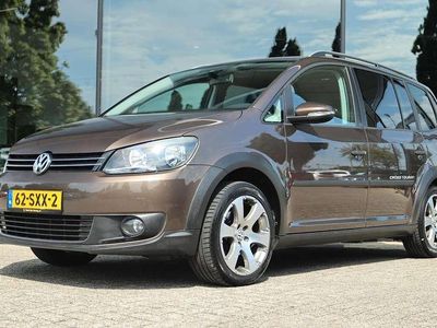 Bruin (metallic) Gebruikt 2012 VW Touran Cross MPV | € 8.450 (Eerlijke prijs)