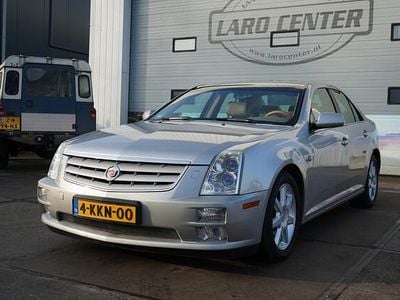 Grijs (metallic) Gebruikt 2010 Cadillac STS Sedan | € 7.950