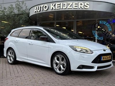 Wit Occasion 2013 Ford Focus ST Stationwagen | € 12.450 (Eerlijke prijs)