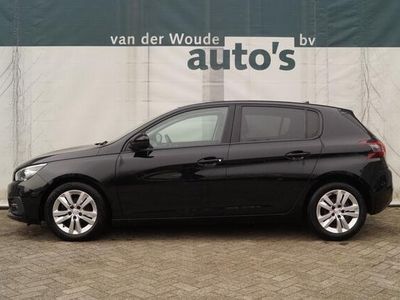 tweedehands Peugeot 308 1.2 PureTech 110pk Blue Lease Executive 5-drs