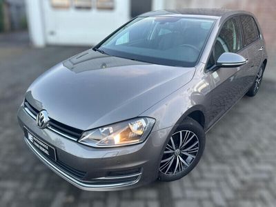 tweedehands VW Golf VIII 1.2 TSI Trendline met comfortpakket / AFNEEMBARE TREKHAAK / CARPLAY / PDC / CRUISE CONTROL / 4-SEIZ. BANDEN / ECC