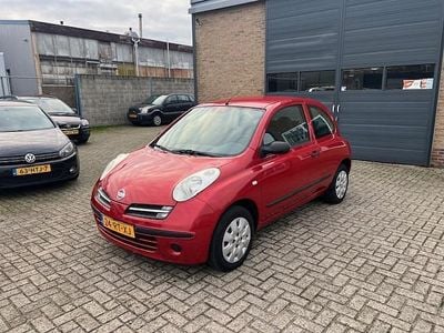 Rood Gebruikt 2005 Nissan Micra Visia Hatchback | € 1.690 (Eerlijke prijs)