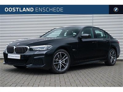 Saphirschwarz (donker zwart metallic) Occasion 2023 BMW 530e Executive Sedan | € 44.350 (Eerlijke prijs)