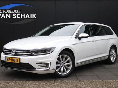Wit Gebruikt 2015 VW Passat Highline Stationwagen | € 15.845 (Goede deal)