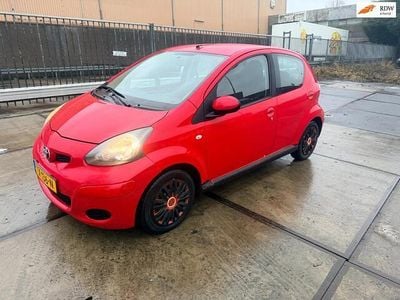 Rood Gebruikt 2009 Toyota Aygo Hatchback | € 1.250 (Super prijs)