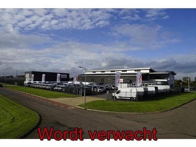 Zwart (metallic) Gebruikt 2023 Mercedes Sprinter Edition Van | € 47.995 (Super prijs)