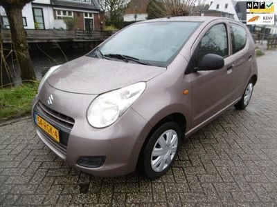 Bruin Gebruikt 2011 Suzuki Alto Hatchback | € 2.495 (Eerlijke prijs)