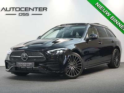 Zwart (metallic) Gebruikt 2024 Mercedes C300 AMG Stationwagen | € 49.940 (Eerlijke prijs)