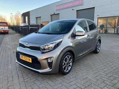 Grijs (metallic) Gebruikt 2017 Kia Picanto First Edition Hatchback | € 9.750 (Eerlijke prijs)