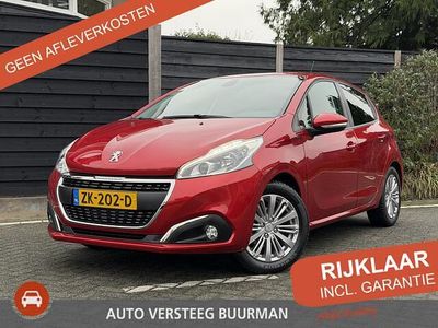 Rood Gebruikt 2019 Peugeot 208 Signature Sky Hatchback | € 13.450 (Eerlijke prijs)