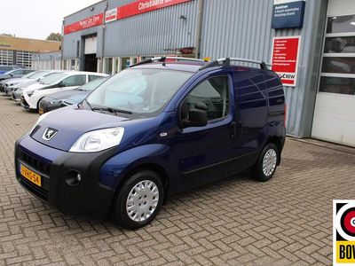 Blauw Gebruikt 2010 Peugeot Bipper MPV | € 5.900 (Duur)