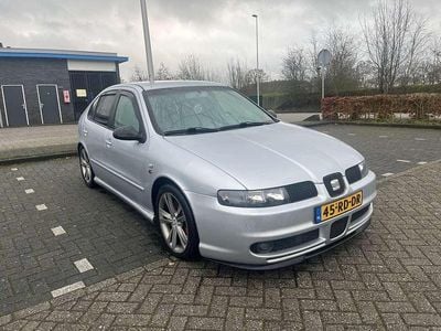 Grijs Gebruikt 2005 Seat Leon Hatchback | € 4.750