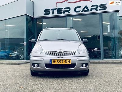 Grijs Gebruikt 2004 Toyota Yaris Verso Sol MPV | € 5.499 (Iets duurder)