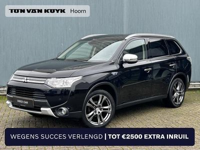 tweedehands Mitsubishi Outlander 2.0 PHEV Executive Edition leder schuifdak extra getint glas 18 inch trekhaak afneembaar