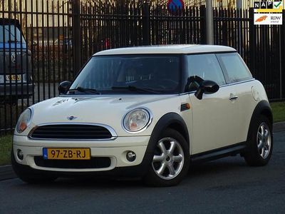 Wit Gebruikt 2007 Mini ONE Hatchback | € 2.999 (Eerlijke prijs)