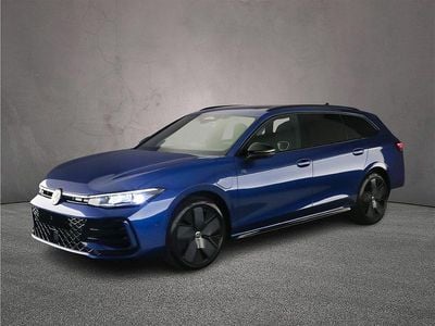 Occasion VW Passat R-line Edition 272 PK (200 kW) 2025 Blauw Stationwagen