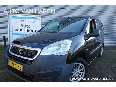 Zwart Gebruikt 2017 Peugeot Partner S MPV | € 5.950 (Eerlijke prijs)