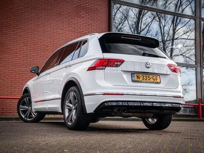 tweedehands VW Tiguan 2.0 TSI Highline Business | R-Line | 4 Motion| Adapt. cruise | Head up Display | Car play | Navi | Trekhaak |