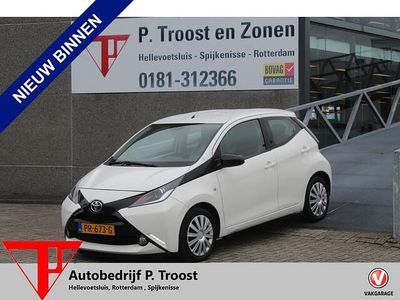 Wit Occasion 2017 Toyota Aygo X-play Hatchback | € 8.950 (Eerlijke prijs)