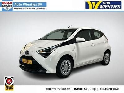 Wit Gebruikt 2021 Toyota Aygo X-play Hatchback | € 10.450 (Eerlijke prijs)