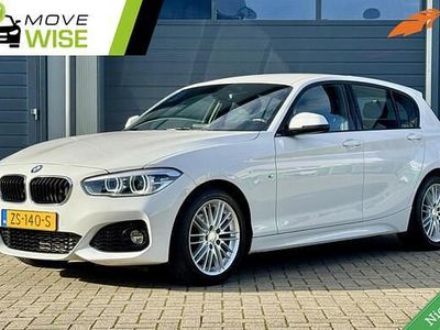 Wit (metallic) Gebruikt 2018 BMW 118 Executive Hatchback | € 15.450 (Eerlijke prijs)