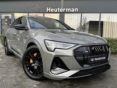 Grijs Gebruikt 2022 Audi e-tron Black Edition SUV | € 43.950 (Iets duurder)
