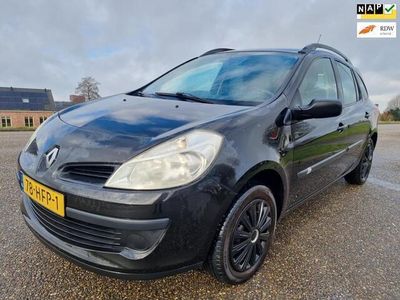 tweedehands Renault Clio Estate 1.2-16V Expression/rijd rem schakel goed/nap/apk/airco/inruil mog !!!