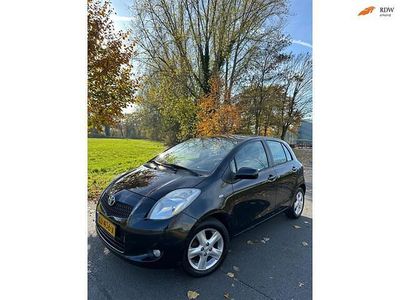 Zwart (metallic) Gebruikt 2006 Toyota Yaris Terra Hatchback | € 3.350 (Eerlijke prijs)