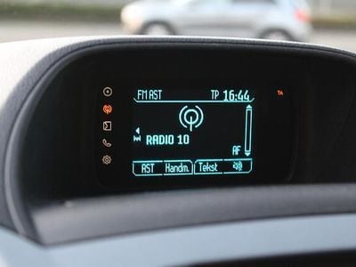 Wit Gebruikt 2015 Ford Transit Custom Trend MPV | € 12.950 (Eerlijke prijs)